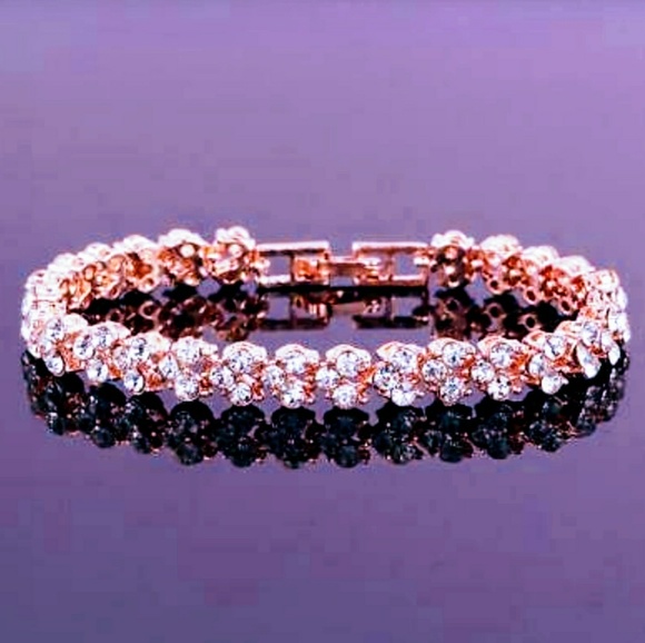 Heart Tennis Bracelet - Picture 5 of 8